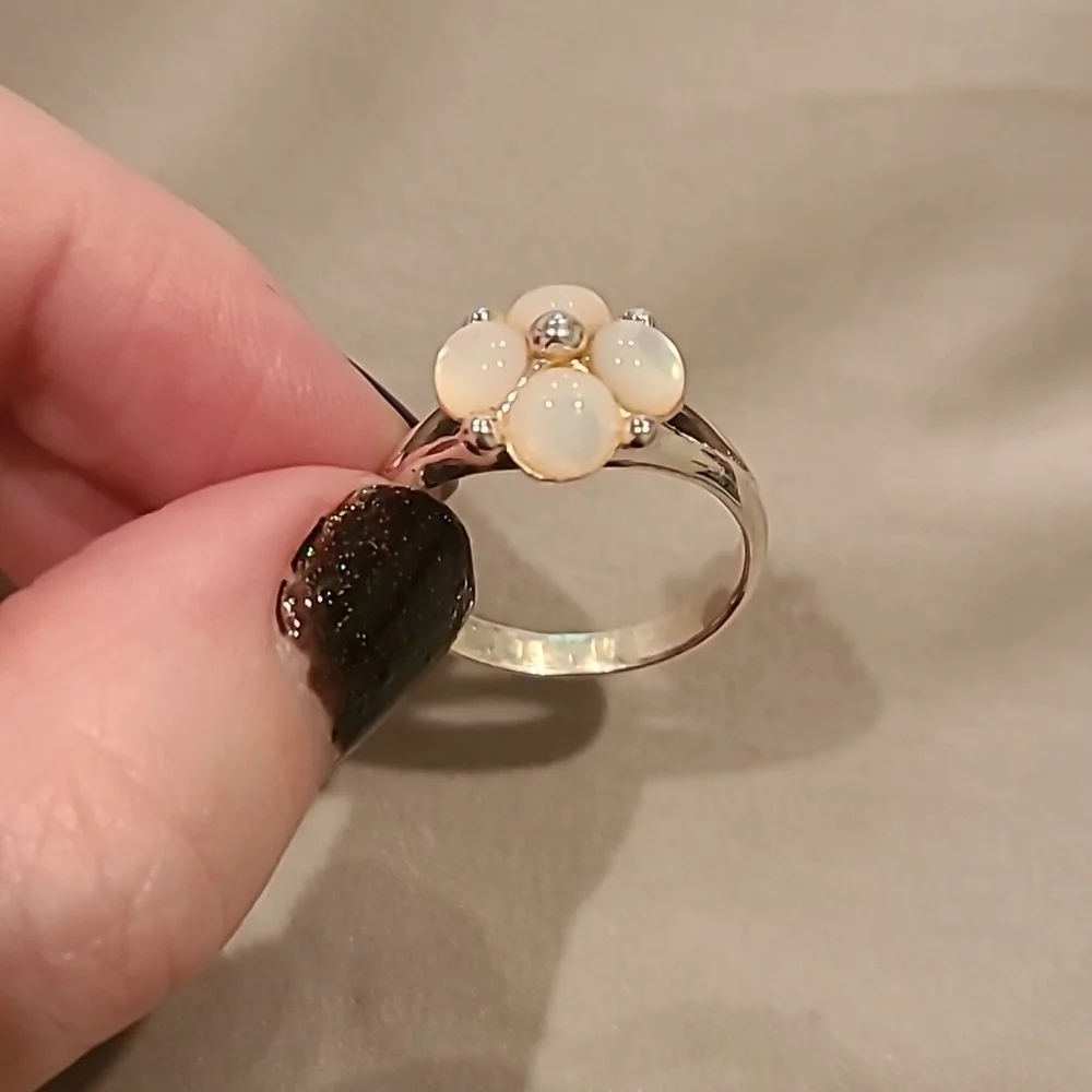 Sterling silver flower ring - Picture 3 of 6